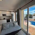 With Private Pool Апартаменти Нерха