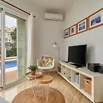 With Private Pool Апартаменти Нерха