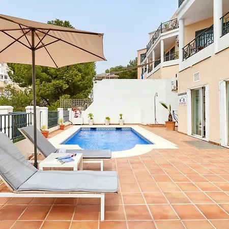 Apartment With Private Pool *